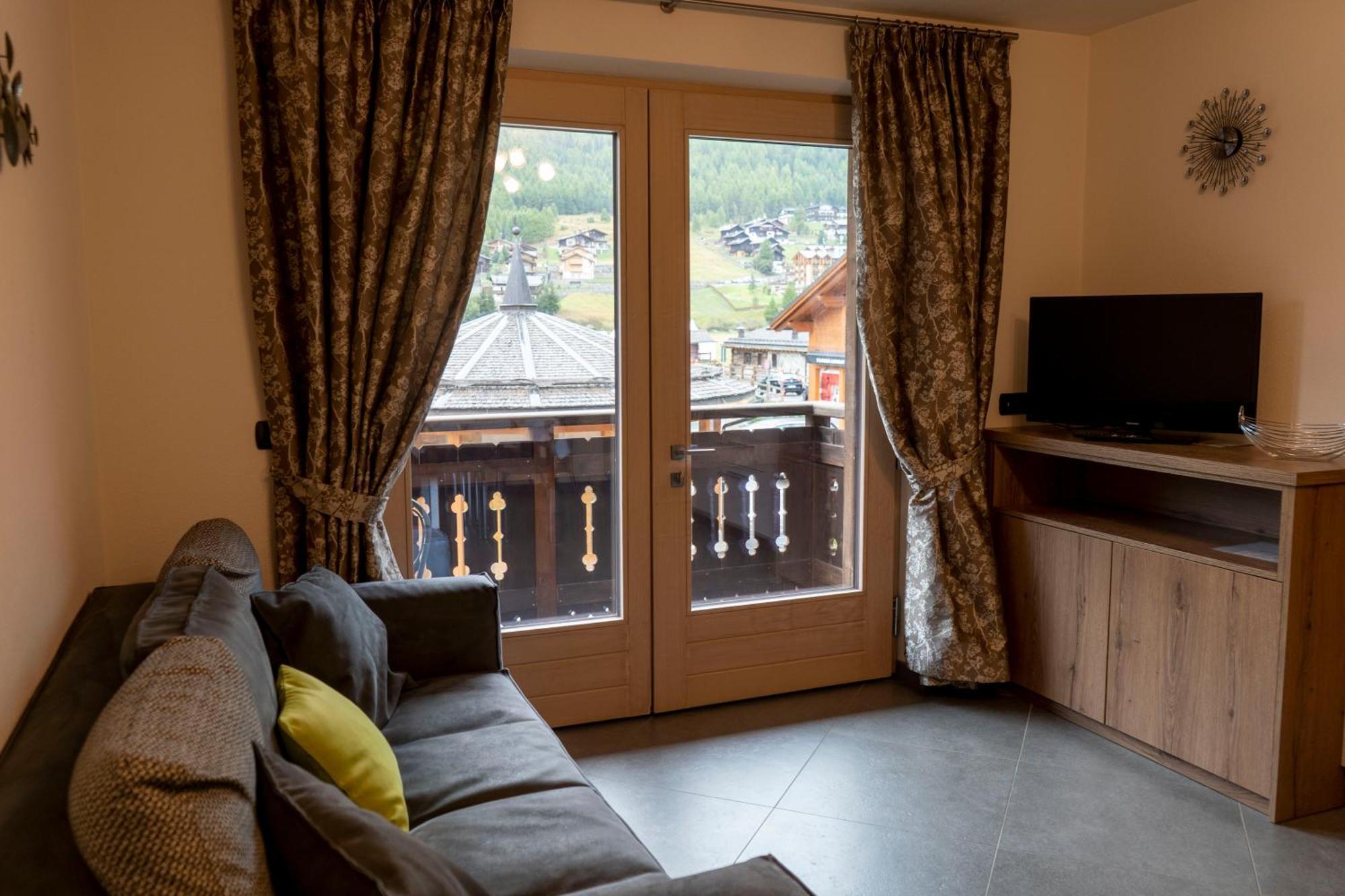 Al Camanel Apartment ลีวินโญ ภายนอก รูปภาพ