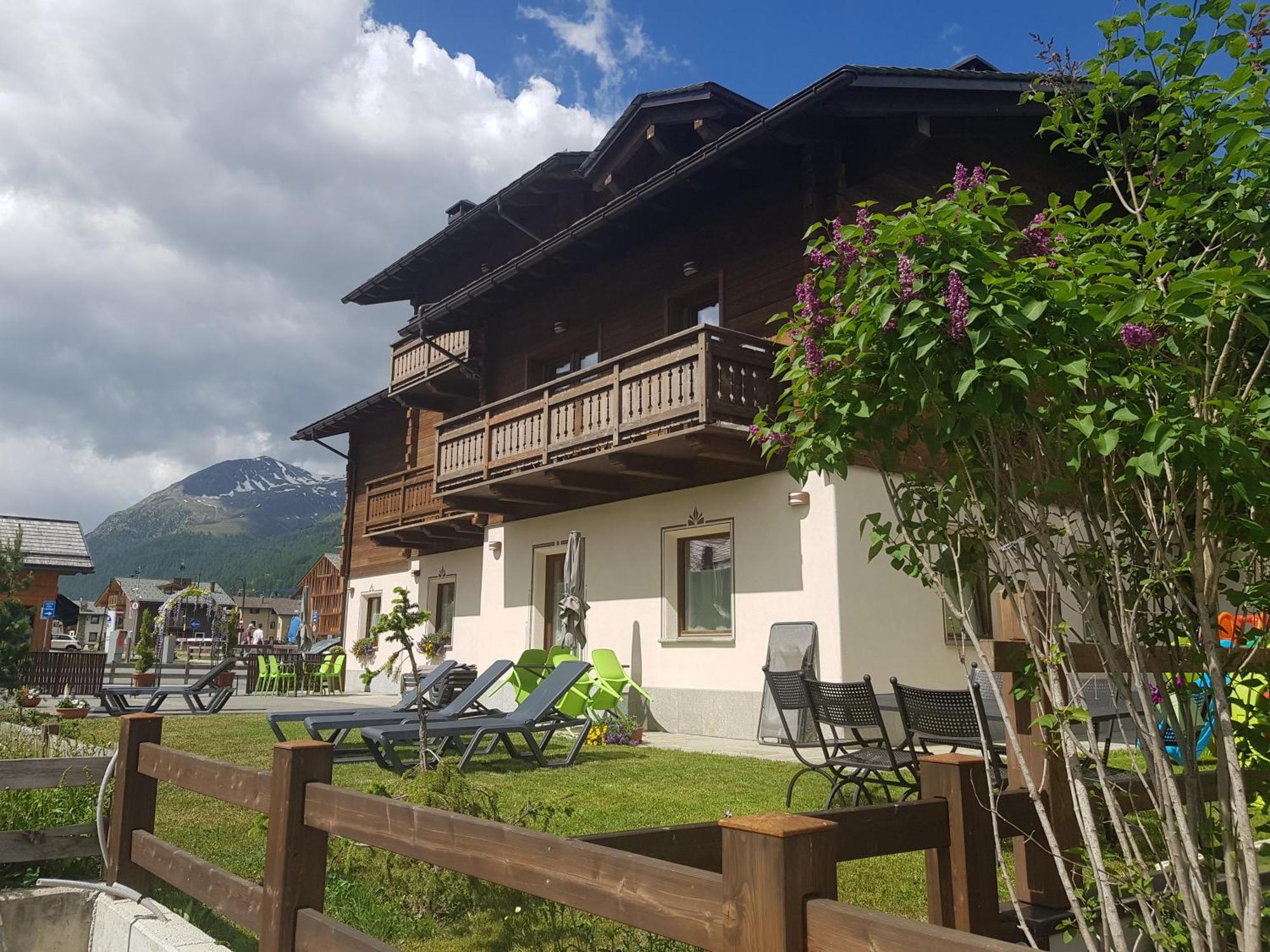 Al Camanel Apartment ลีวินโญ ภายนอก รูปภาพ